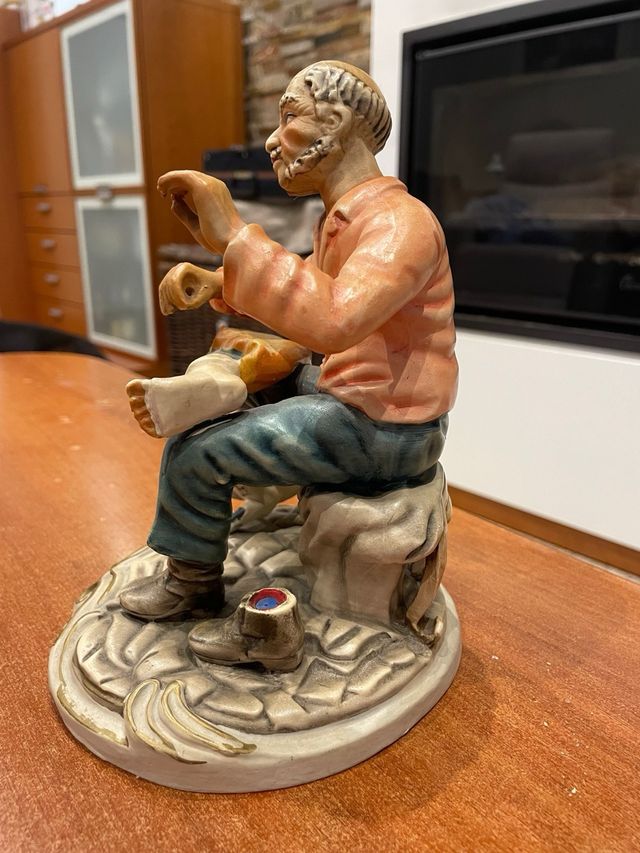 Figura de porcelana decorativa