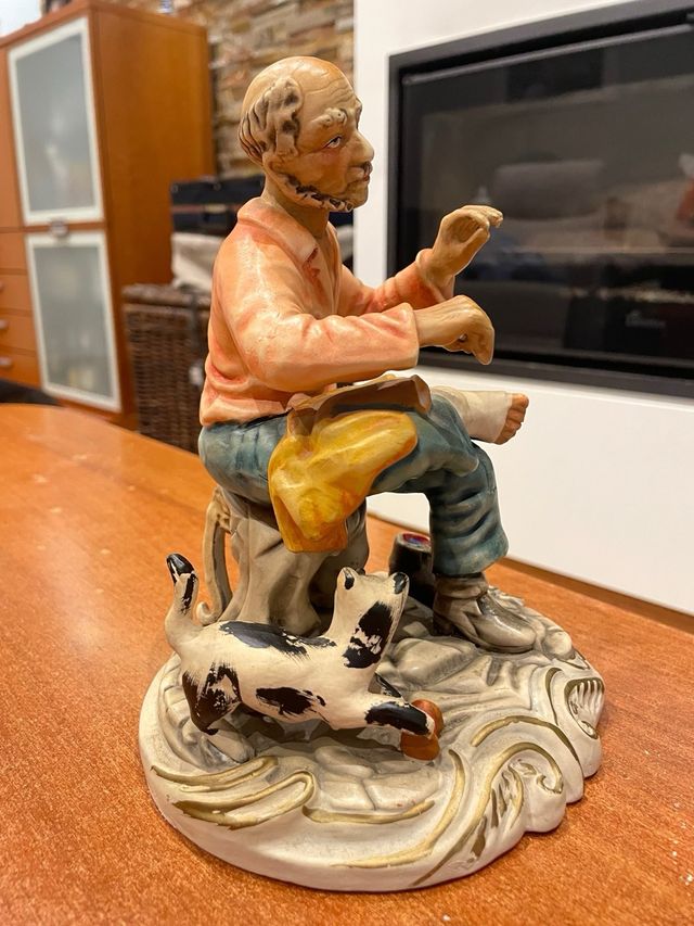 Figura de porcelana decorativa