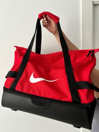 Bolso Nike de deporte grande rojo 