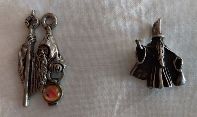 Colgantes de magos y anillo