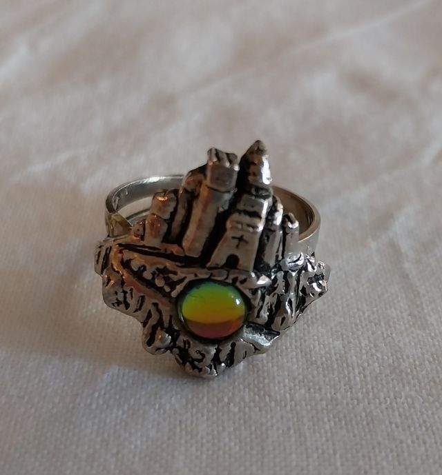 Colgantes de magos y anillo