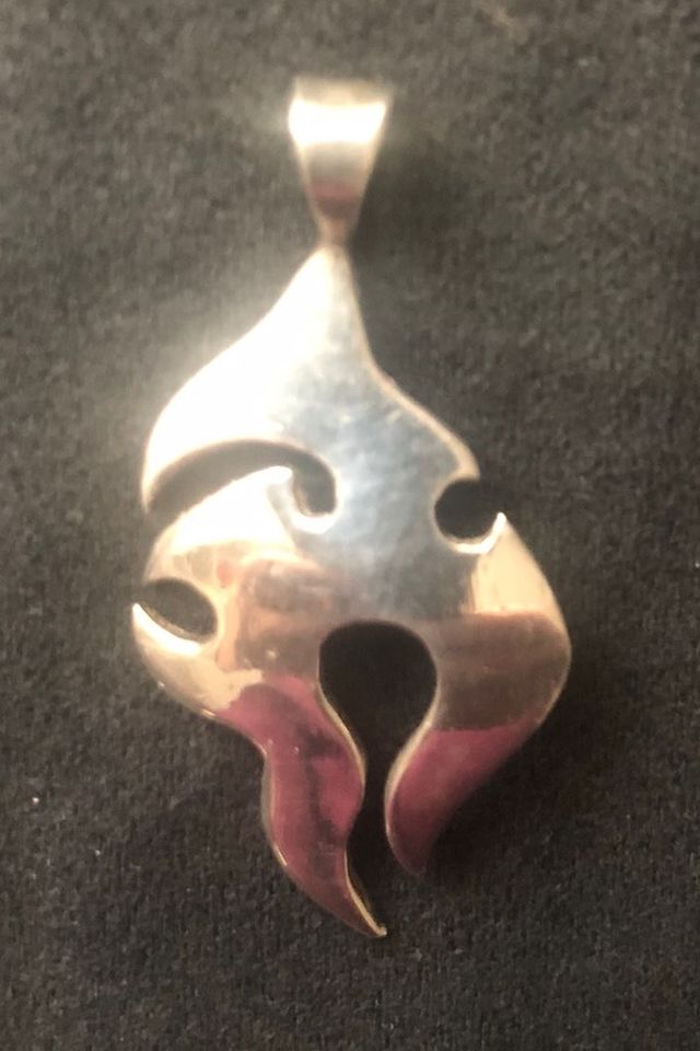 Colgante de tribal de plata de ley