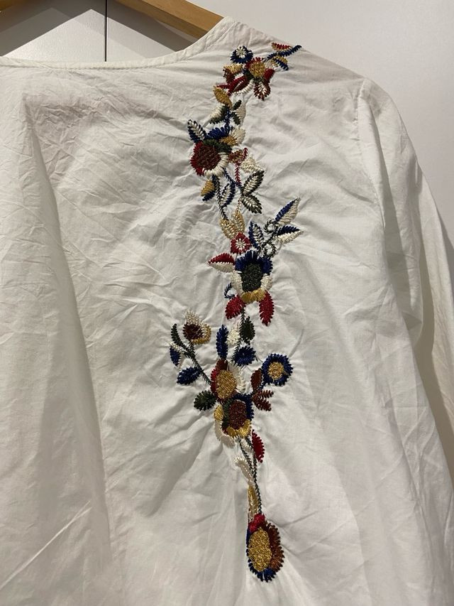 Blusa nueva bordada