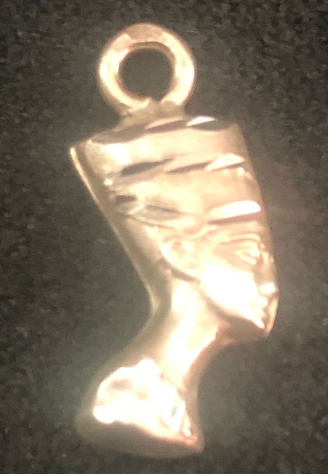 Colgante de Nefertiti de plata de ley