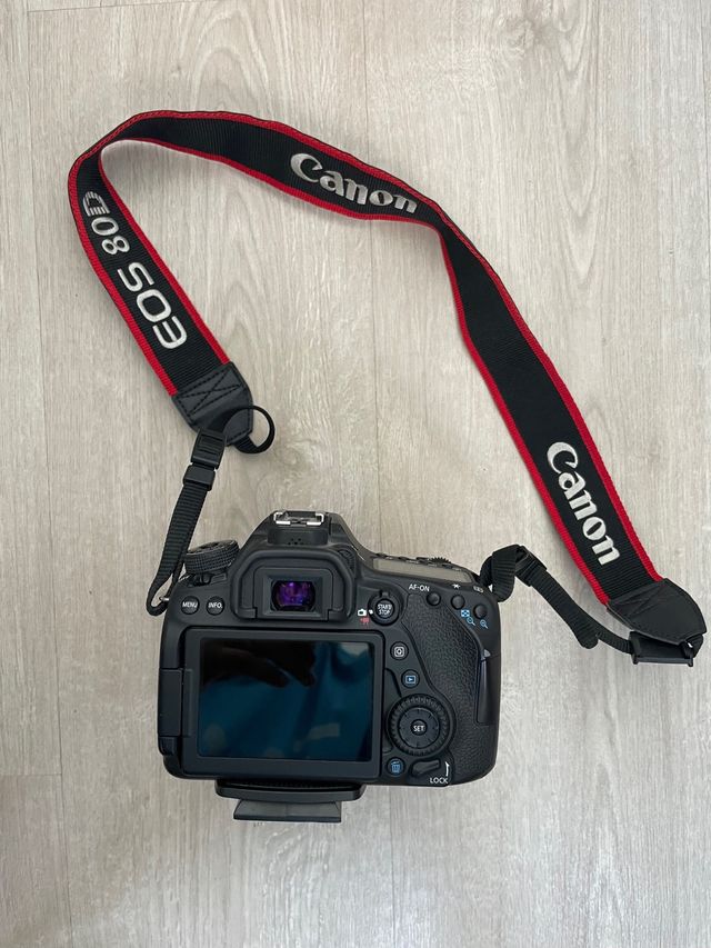Camara CANON EOS 80D