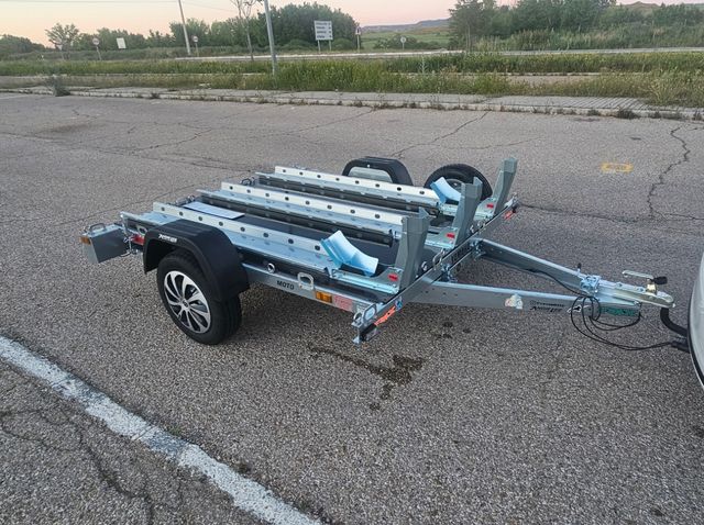 Noleggio rimorchi per 3 moto