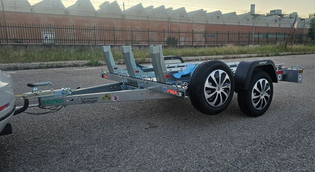 Noleggio rimorchi per 3 moto