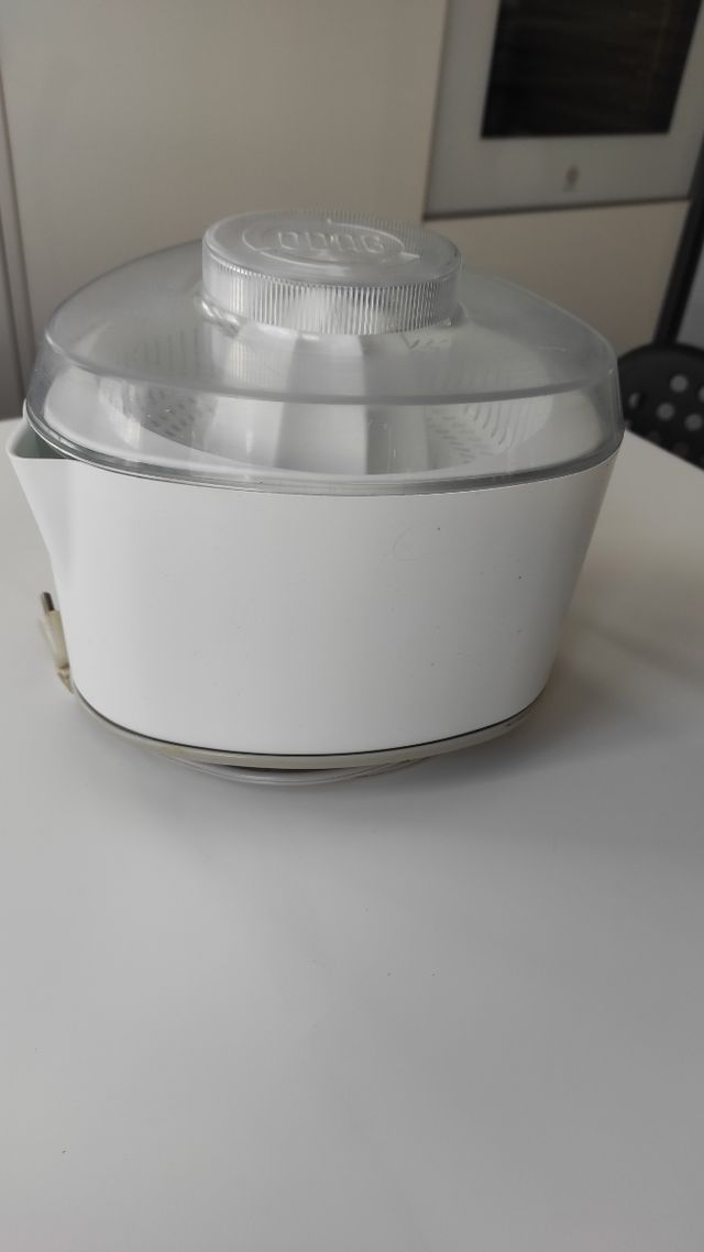 Exprimidor eléctrico naranjas