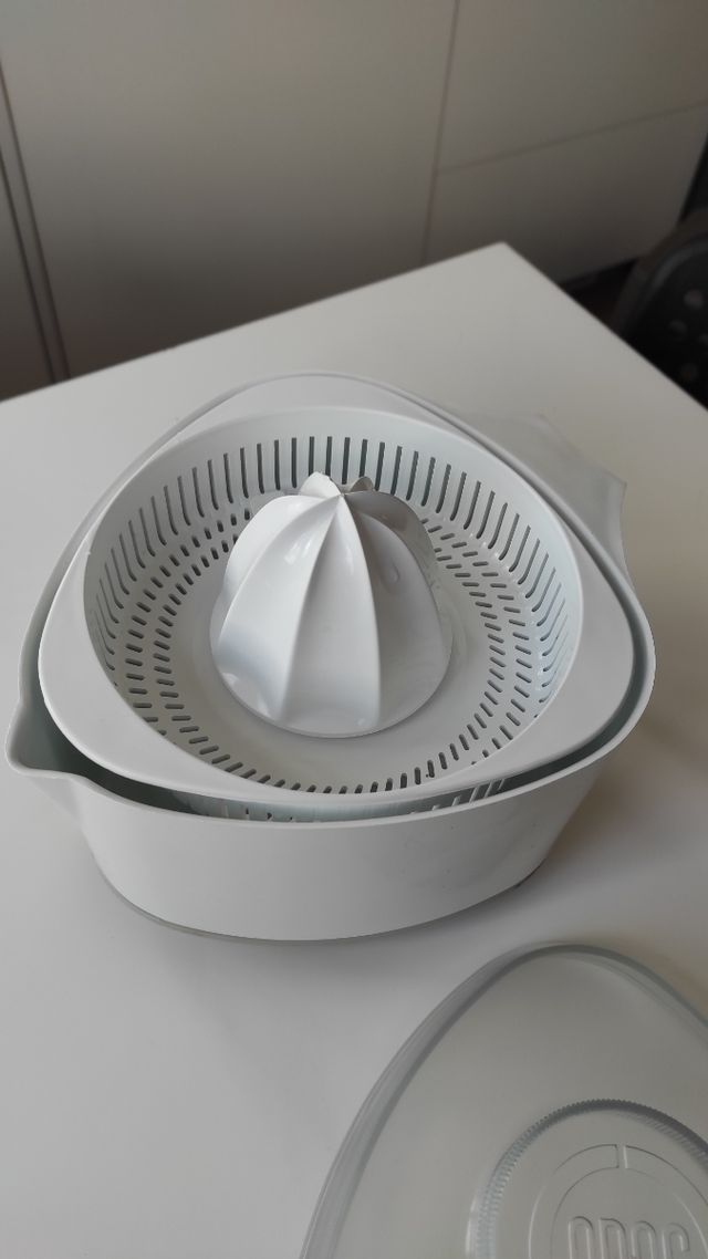 Exprimidor eléctrico naranjas