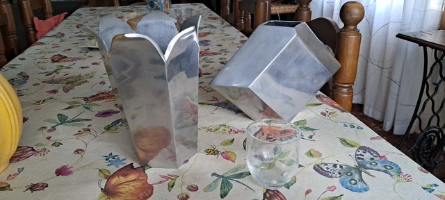 2 Jarrones color aluminio