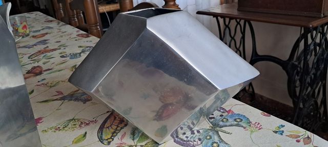 2 Jarrones color aluminio