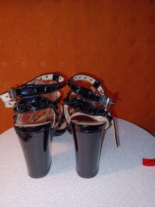 Scarpe Donna con tacco 9 cm colore nero lucido tg