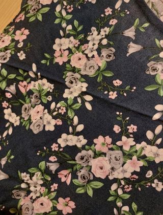 Vestito blu scuro a fiori