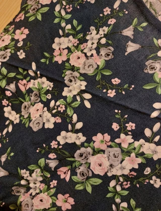 Vestito blu scuro a fiori