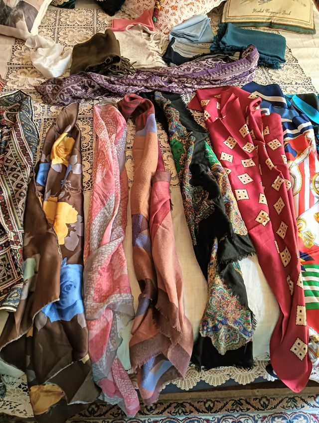 circa 20 Foulard,sciarpe e fazzoletti