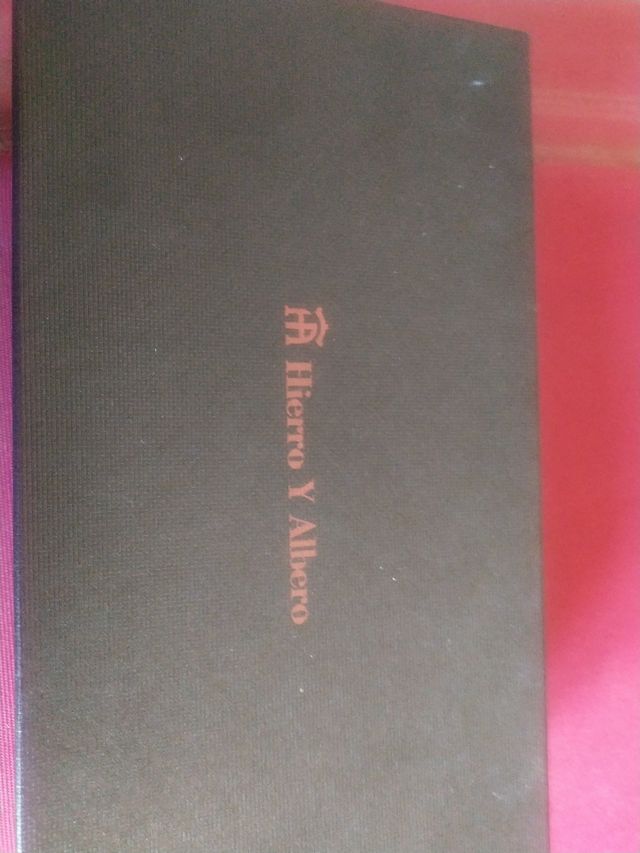 Billetera Hierro y Alvero