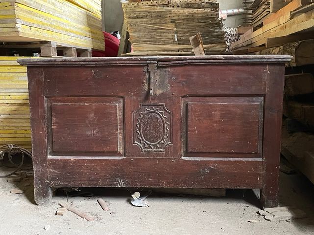 Arcon antiguo de madera