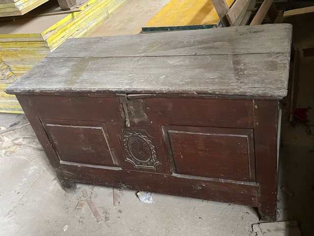 Arcon antiguo de madera