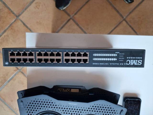 SMC 24 port gigabit switch