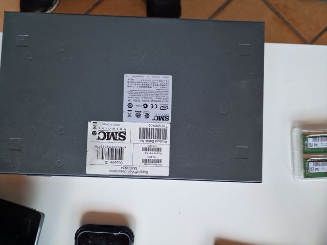 SMC 24 port gigabit switch