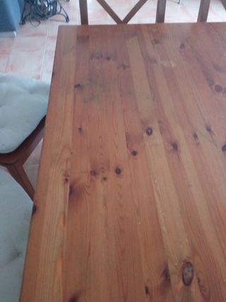Mesa comedor de ikea y 6 sillas

