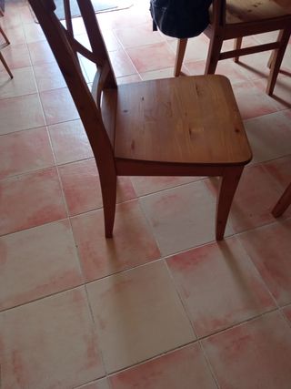 Mesa comedor de ikea y 6 sillas

