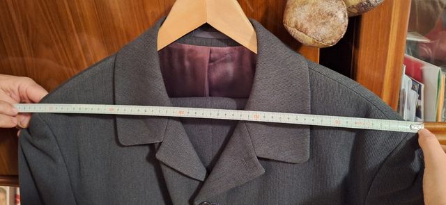 Traje caballero levita