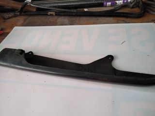 Cubre cadena Yamaha genesis FZ