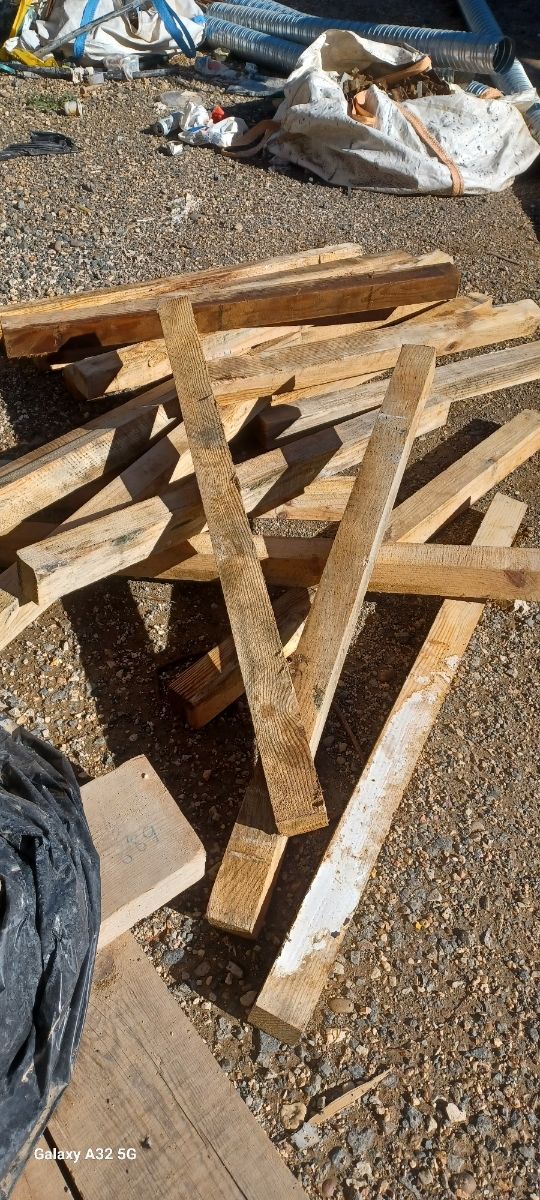 Tacos o listones de madera de pino