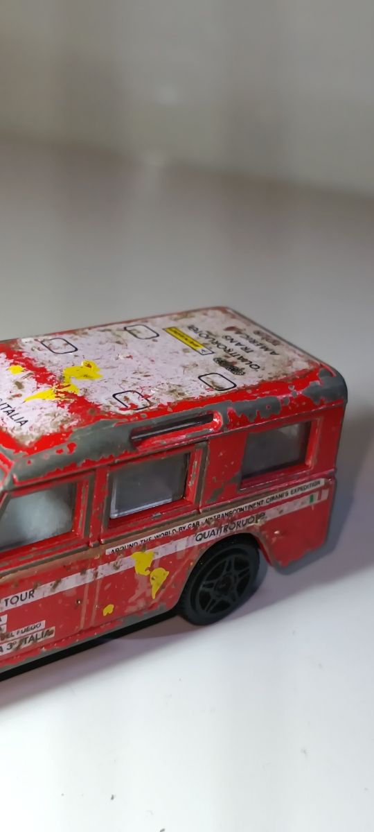 LAND ROVER LARGO 1/43 BURAGO