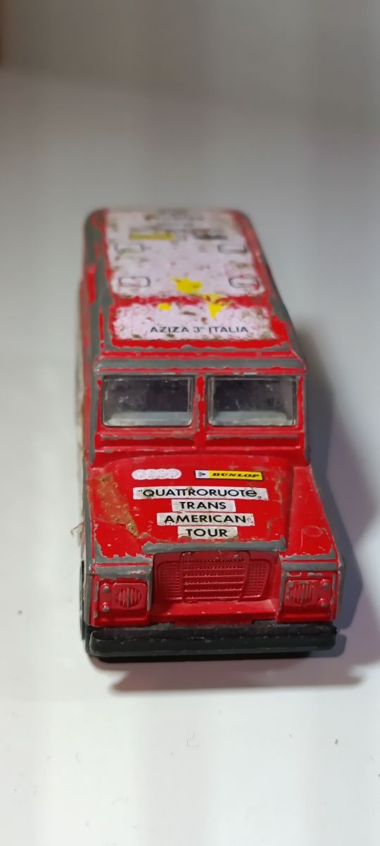 LAND ROVER LARGO 1/43 BURAGO