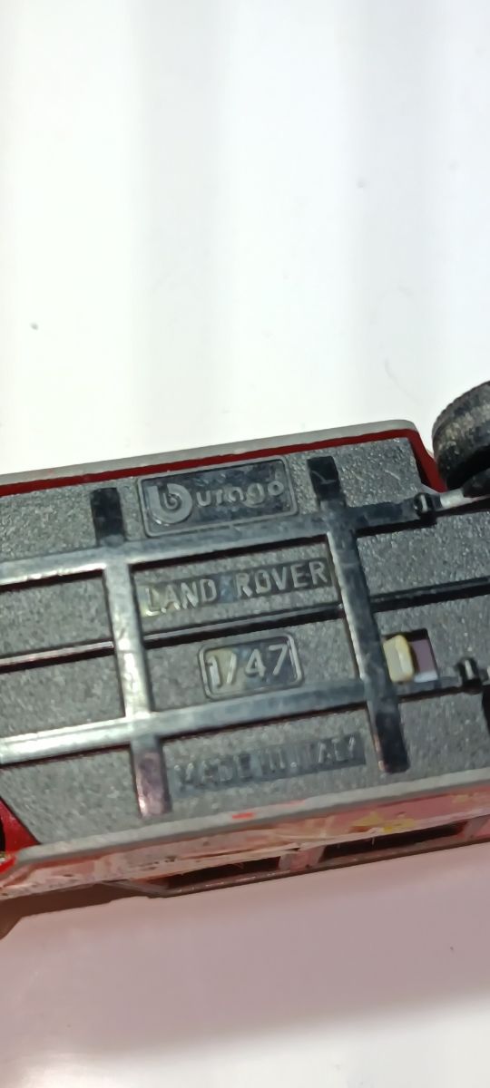 LAND ROVER LARGO 1/43 BURAGO