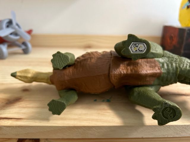 jurassic world estegosaurio