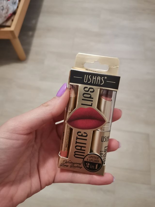 Matita labbra + rossetto n. 11