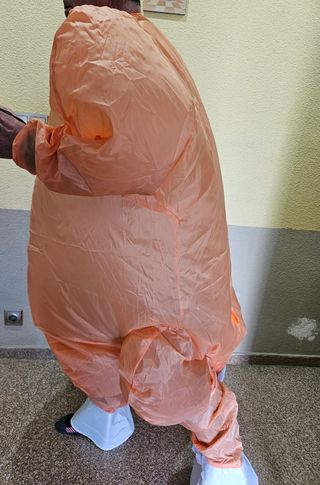 Disfraz de Pollo o Pavo autoinchable