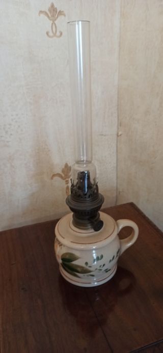 Lumetto antico a petrolio