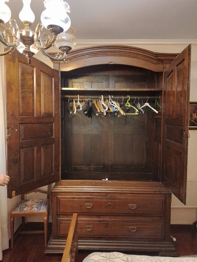 Armario ropero antiguo