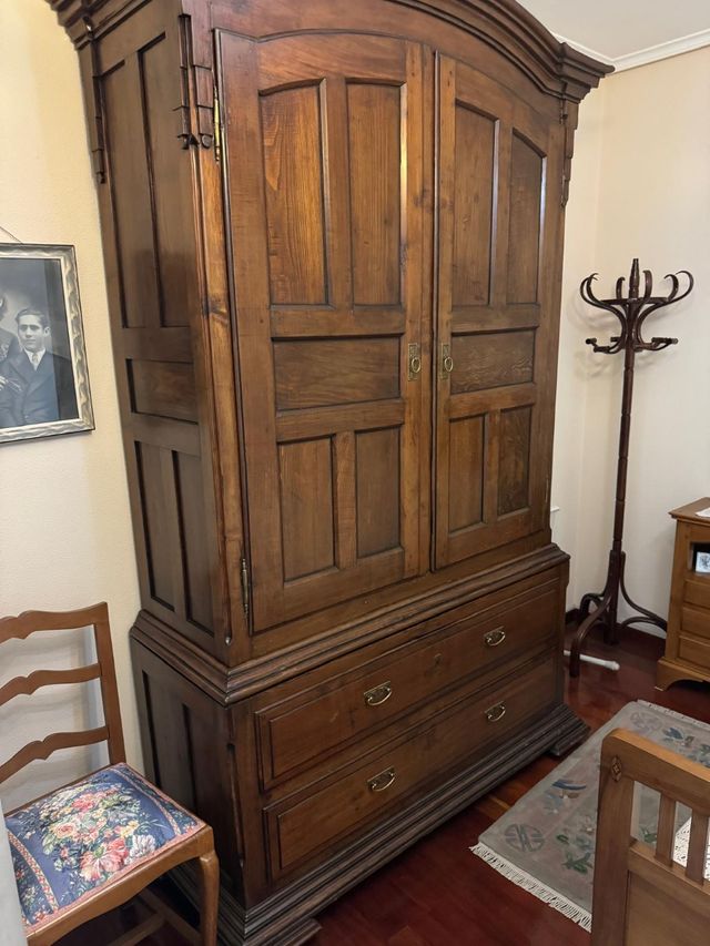 Armario ropero antiguo