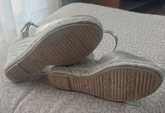 SANDALIAS CUÑA MUSTANG