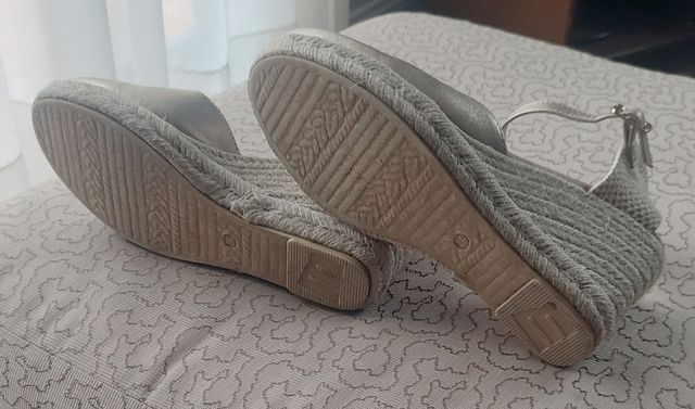 SANDALIAS CUÑA MUSTANG