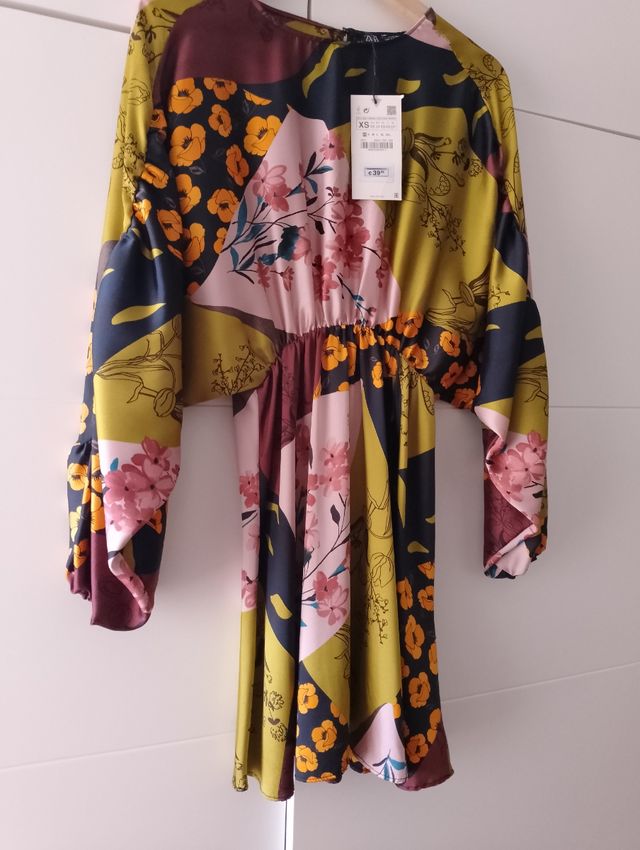Vestido nuevo con etiqueta Zara