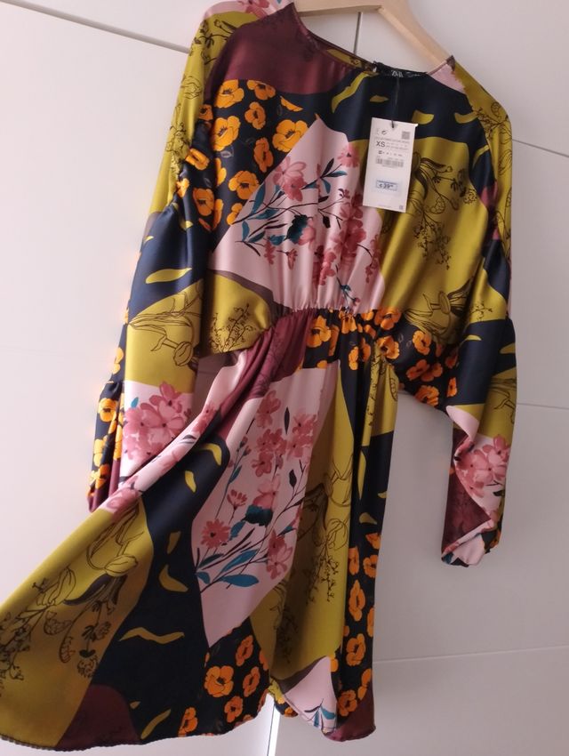 Vestido nuevo con etiqueta Zara