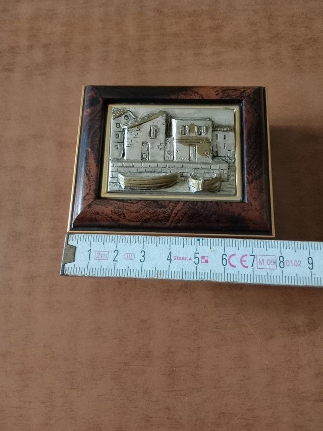 Piccolo portagioie in legno vintage