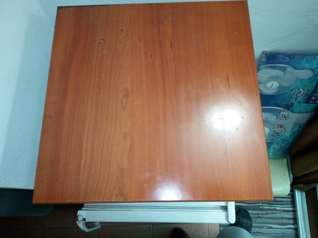 MESA AUXILIAR DE DISEÑO DE FRITZ HANSEN