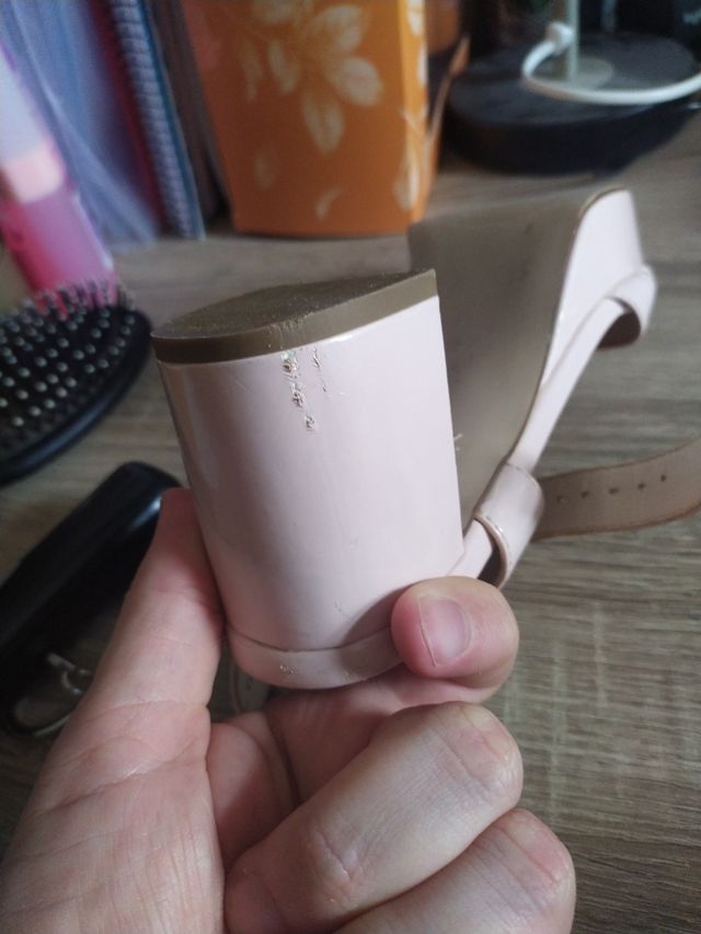 Sandalias con plataforma y tacón. 38