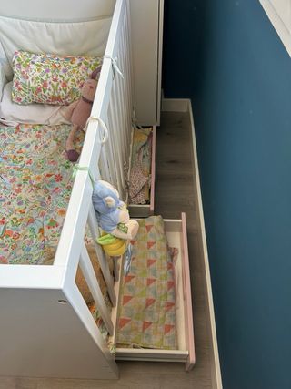 Cuna ikea con cajones rosas 120x80