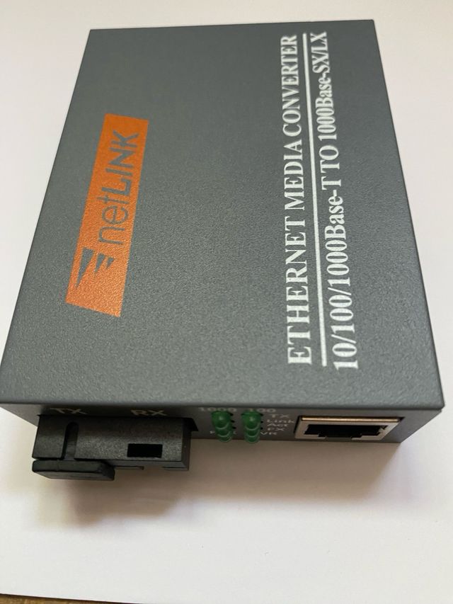 Convertidor de señal Ethernet; fibra/cable