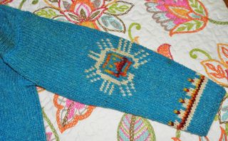 Chaqueta de pura lana virgen capucha tipo duende