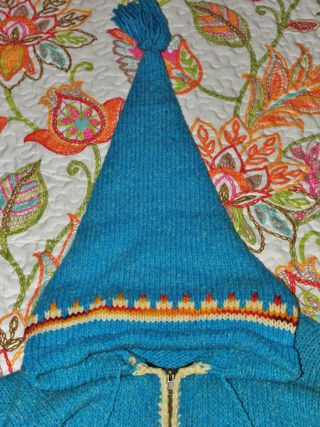 Chaqueta de pura lana virgen capucha tipo duende