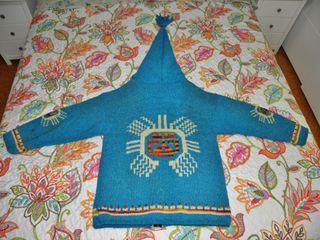 Chaqueta de pura lana virgen capucha tipo duende